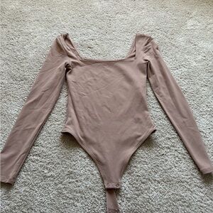 Aritzia contour longsleeve bodysuit light brown barely worn!